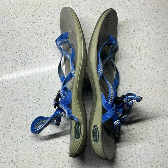 💙💙KEEN Sandals 💙💙 - Picture 3 of 4